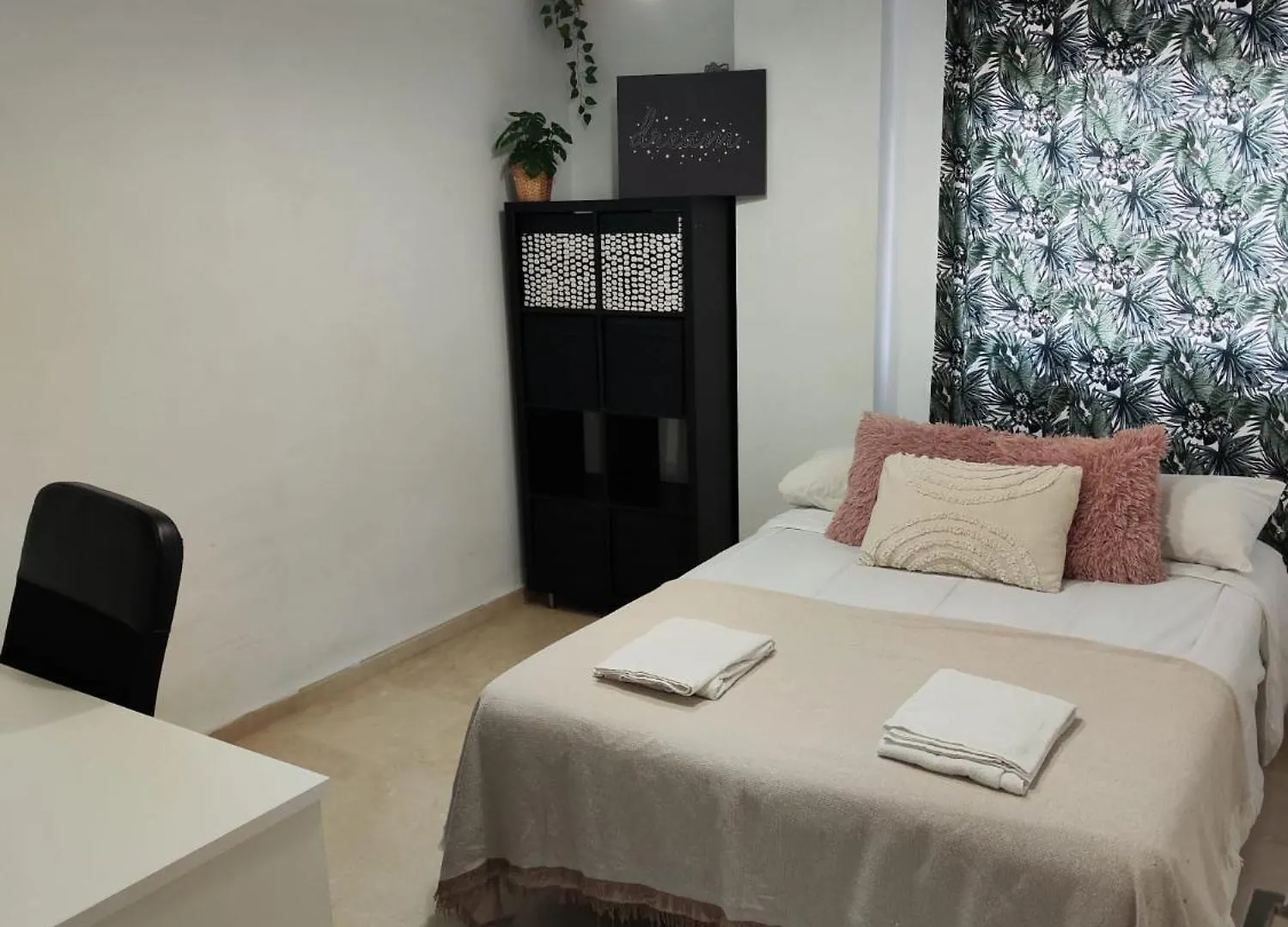Atico Queen Itimad Apartment San Juan de Aznalfarache Homestay